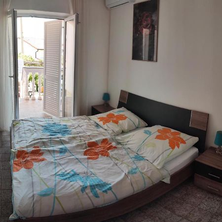 Apartmani Sabira โนวีวีโนดอลสกี ภายนอก รูปภาพ