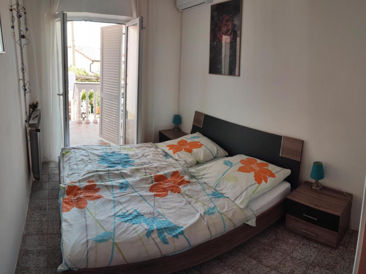 Apartmani Sabira โนวีวีโนดอลสกี ภายนอก รูปภาพ