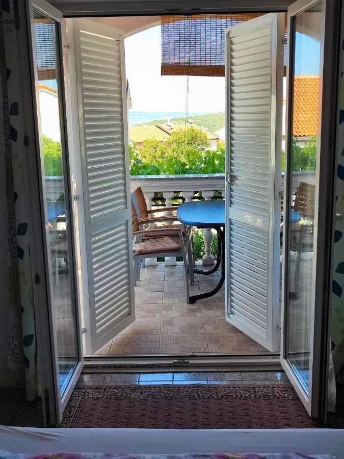 Apartmani Sabira โนวีวีโนดอลสกี ภายนอก รูปภาพ