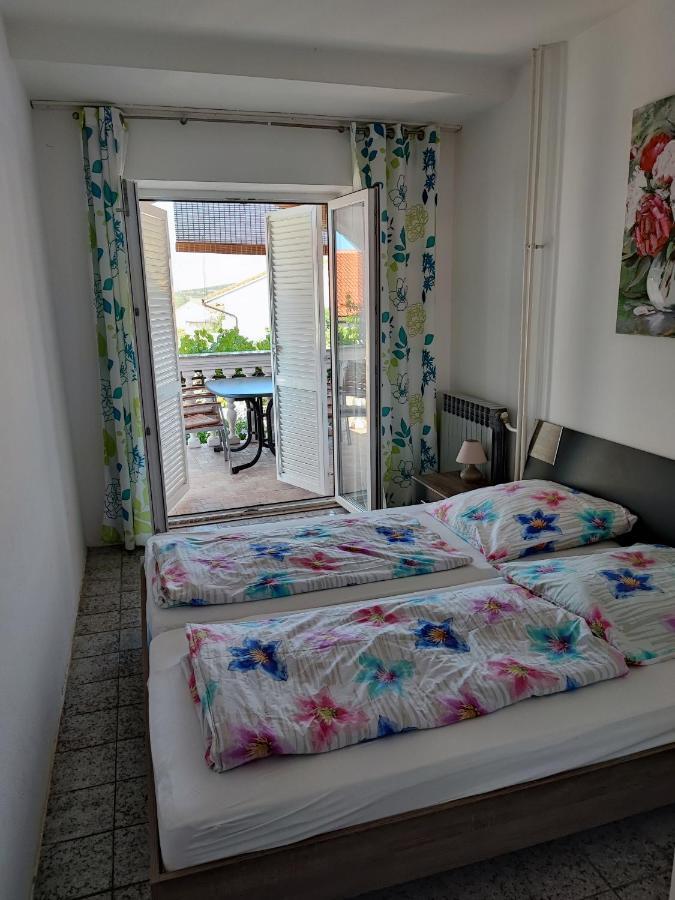 Apartmani Sabira โนวีวีโนดอลสกี ภายนอก รูปภาพ