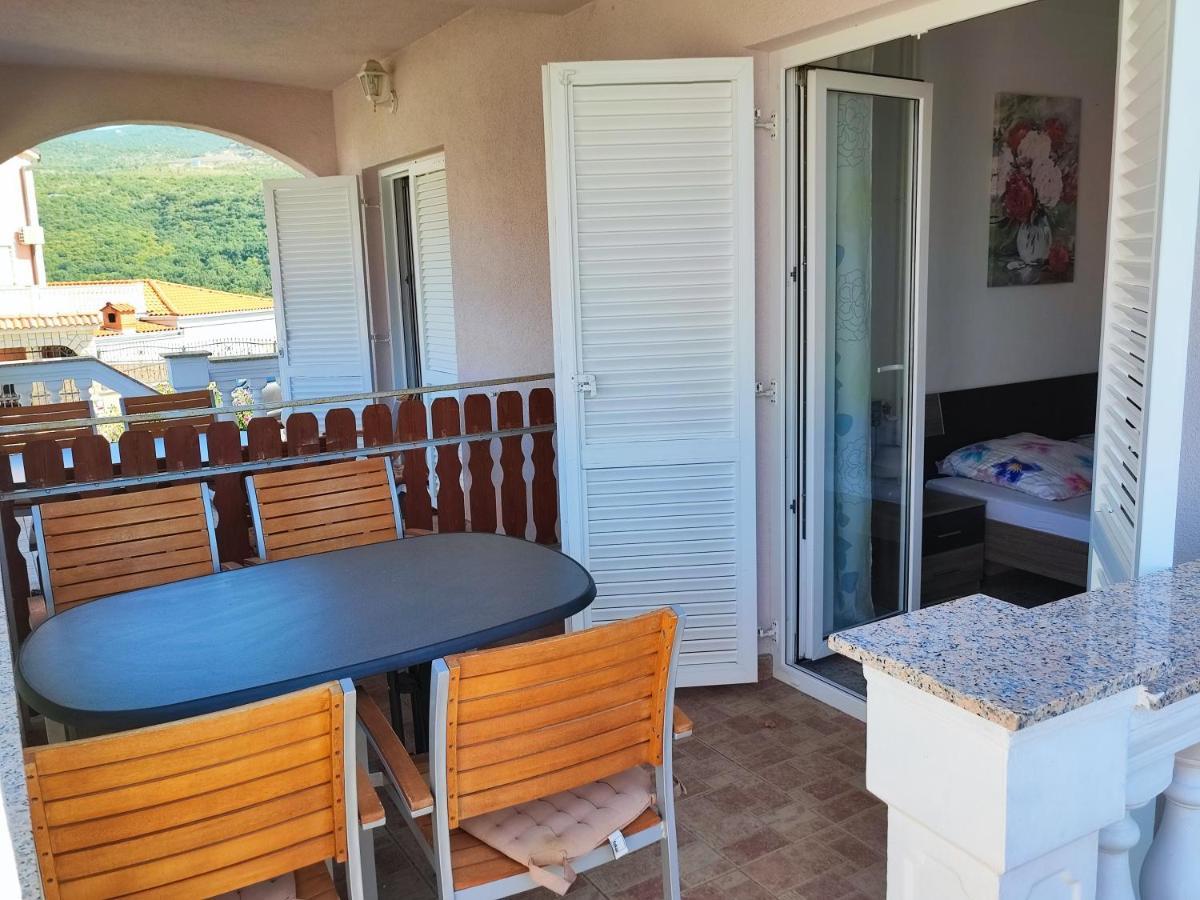 Apartmani Sabira โนวีวีโนดอลสกี ภายนอก รูปภาพ