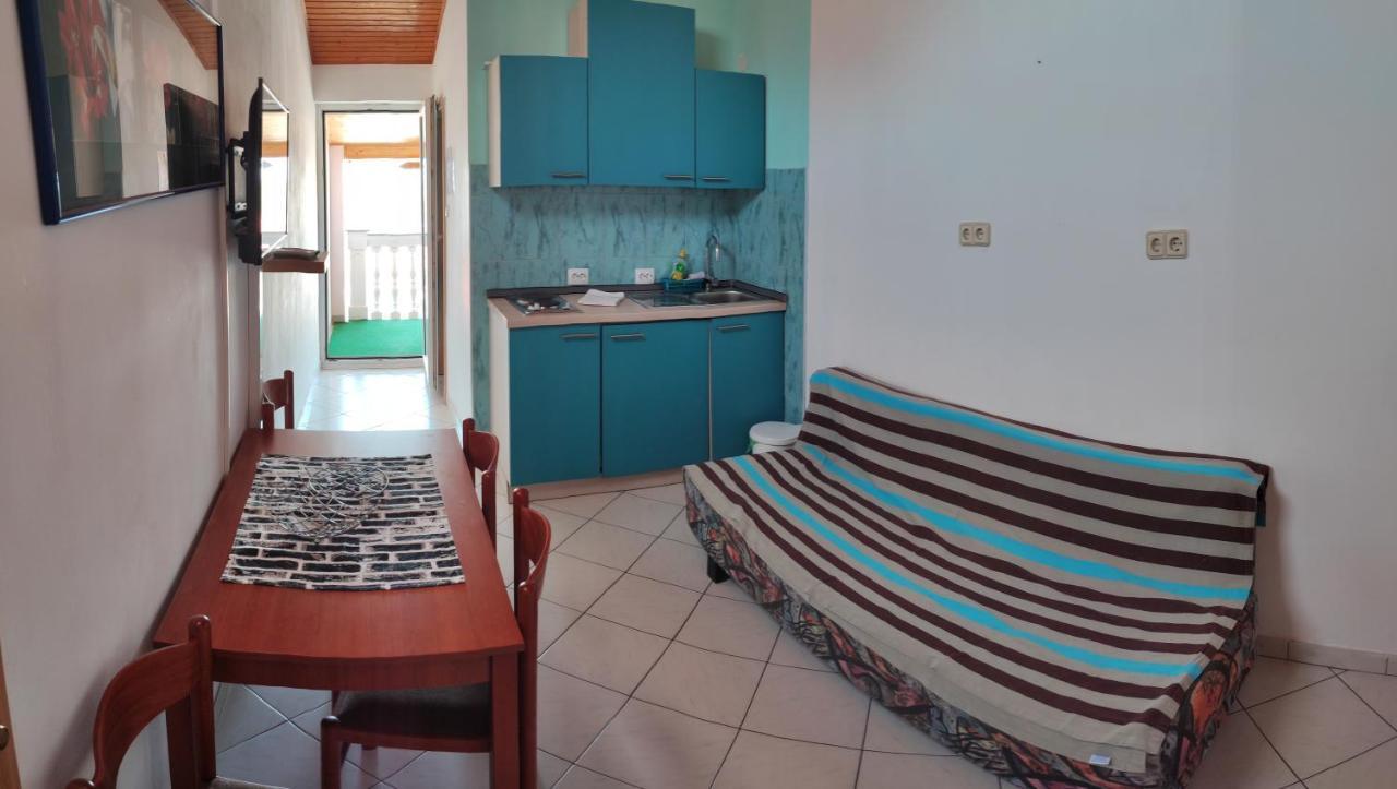 Apartmani Sabira โนวีวีโนดอลสกี ภายนอก รูปภาพ