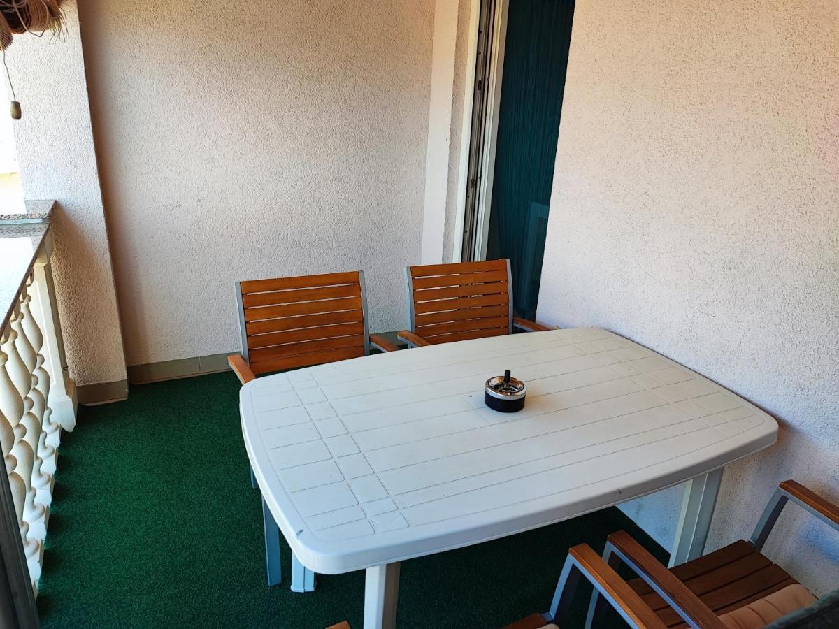 Apartmani Sabira โนวีวีโนดอลสกี ภายนอก รูปภาพ