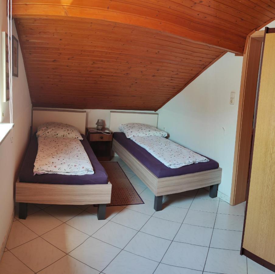 Apartmani Sabira โนวีวีโนดอลสกี ภายนอก รูปภาพ