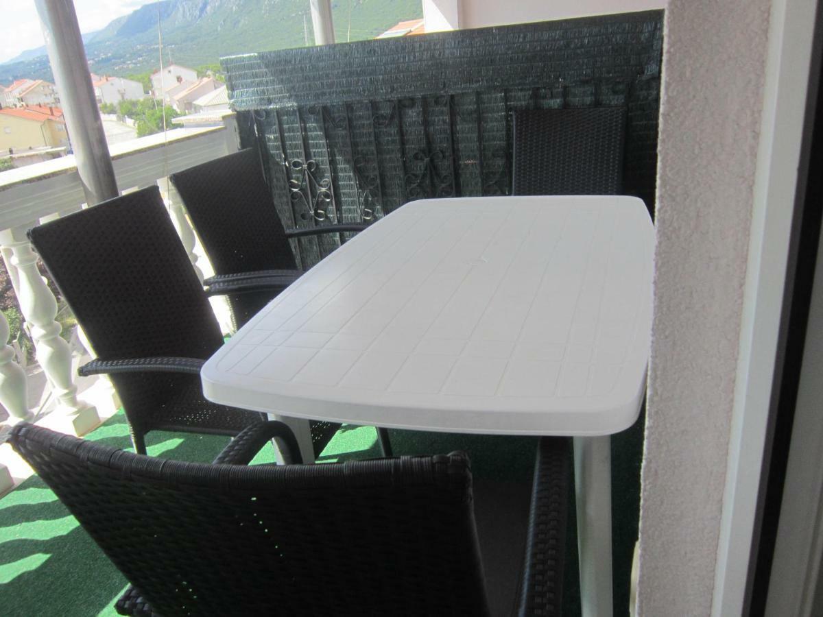 Apartmani Sabira โนวีวีโนดอลสกี ภายนอก รูปภาพ