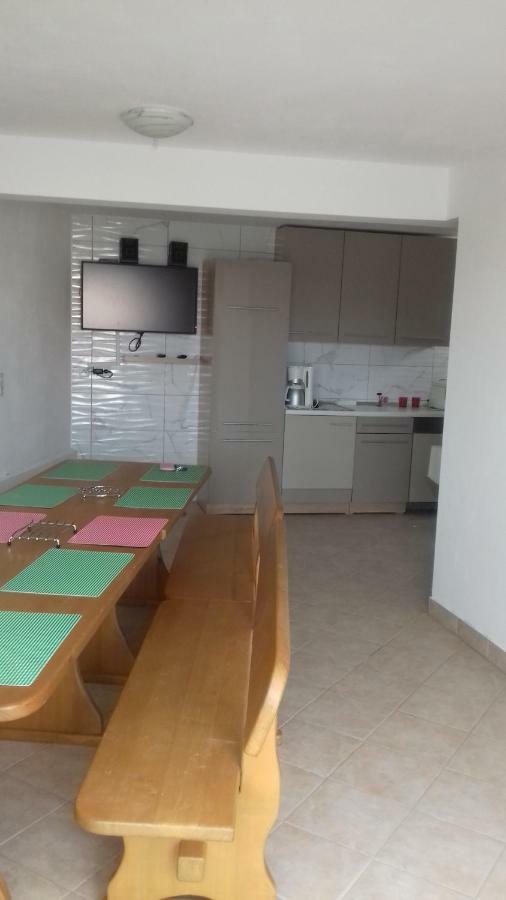 Apartmani Sabira โนวีวีโนดอลสกี ภายนอก รูปภาพ